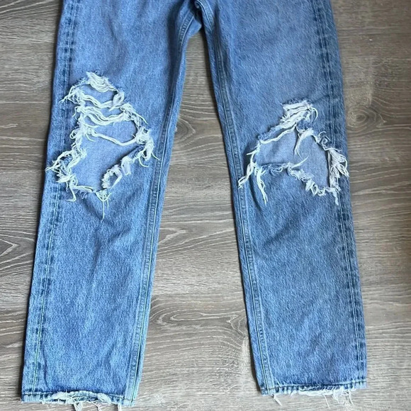 GOLDE 90's Mid Rise Loose Fit Cotton Ripped Leg Jeans - Picture 7 of 14